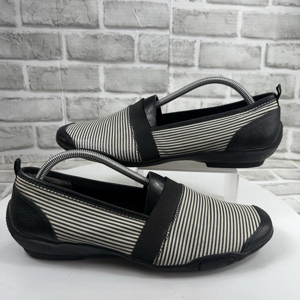 Ros Hommerson Carol Women's Size 13 Black and White Strip Leather Slip on Loafer